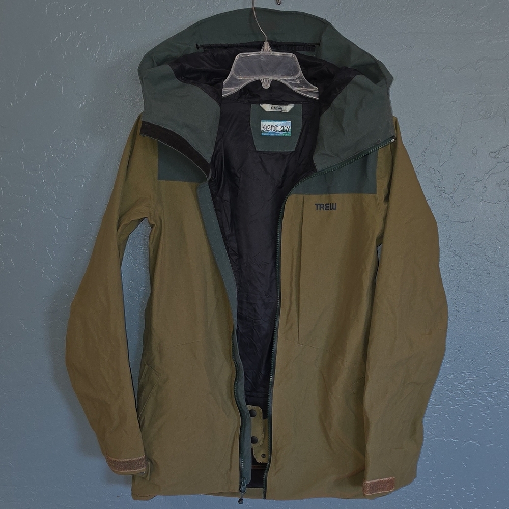 Trew Astoria With RECCOWomen's Olive Two-Tone Hooded Ski Jacket